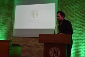 31947015_633512543652856_3793907245788430336_n